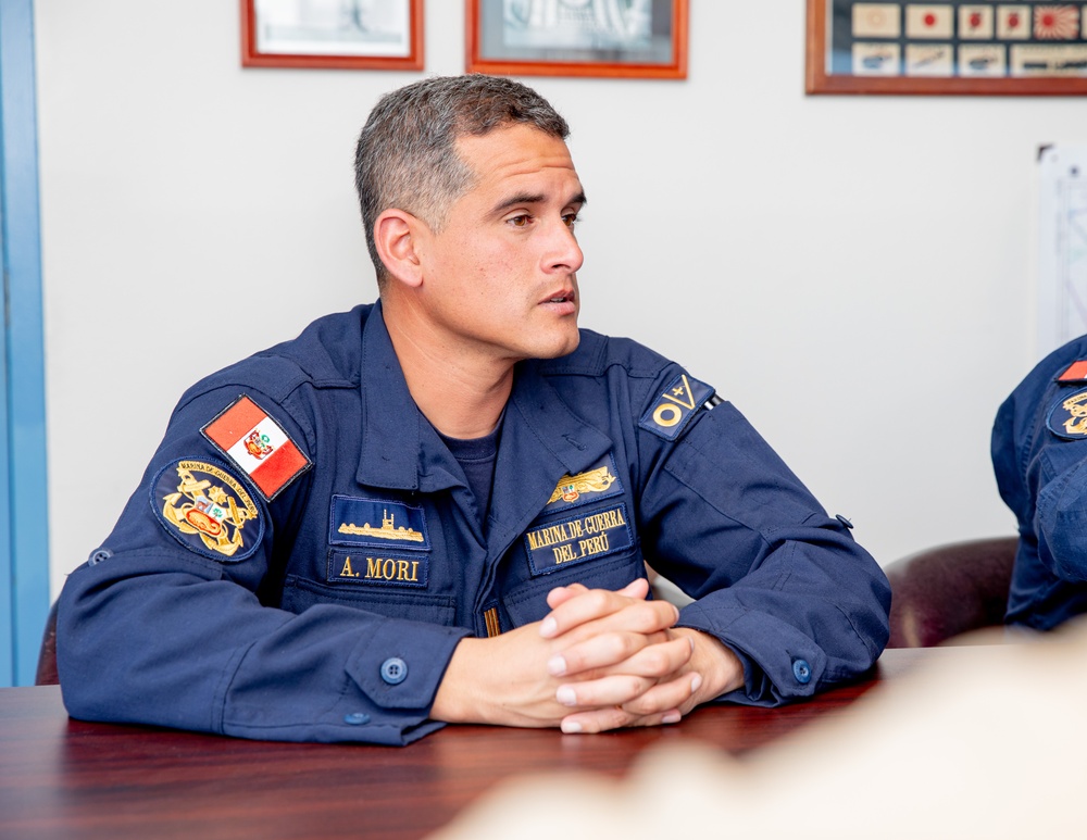 Peruvian Navy Vice Adm. Bravo De Rueda Visits CSS-11