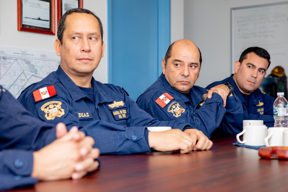 Peruvian Navy Vice Adm. Bravo De Rueda Visits CSS-11