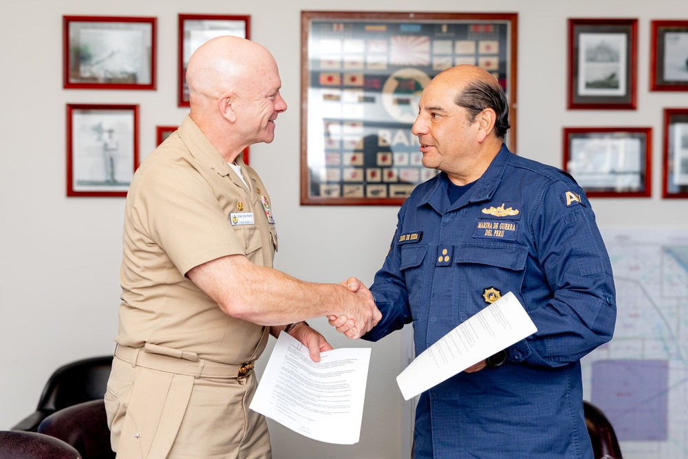 Peruvian Navy Vice Adm. Bravo De Rueda Visits CSS-11