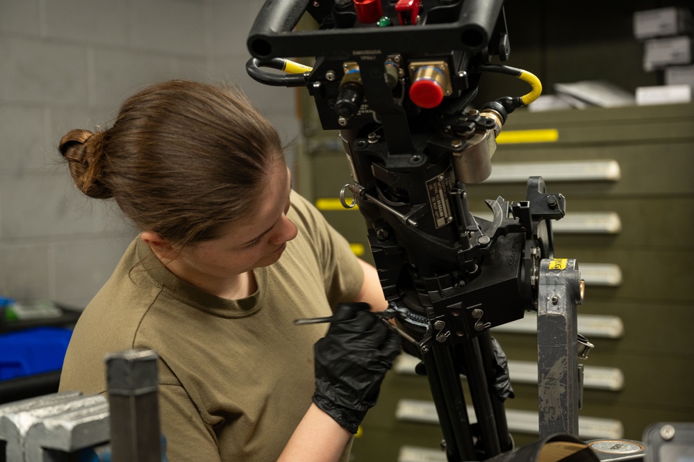 355th AMXS Weapons inspections