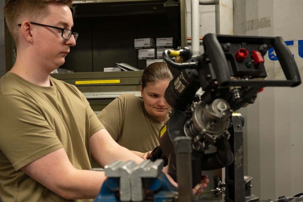 355th AMXS Weapons inspections