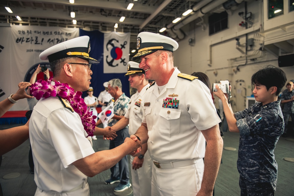 CJRM Welcomes ROKS Marado (LPH-6112) to Guam