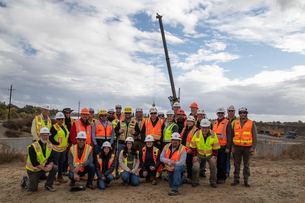 USACE Sacramento District Hosts SAME Tour at Sacramento Weir Widening Project