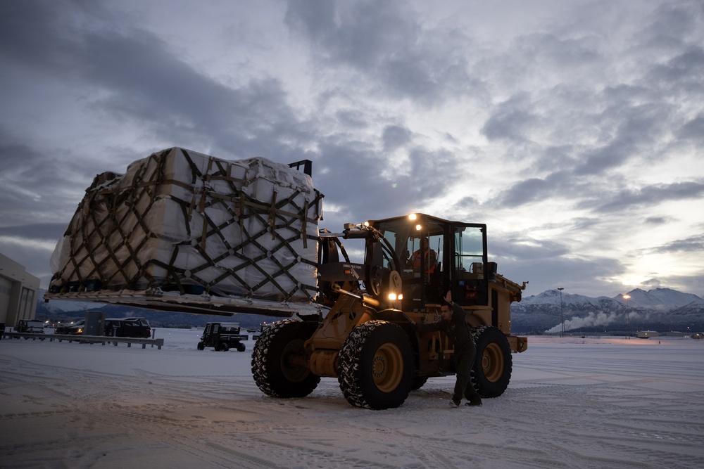 AKNG helps replenish Alaska Native community’s food stores during IRT Mission