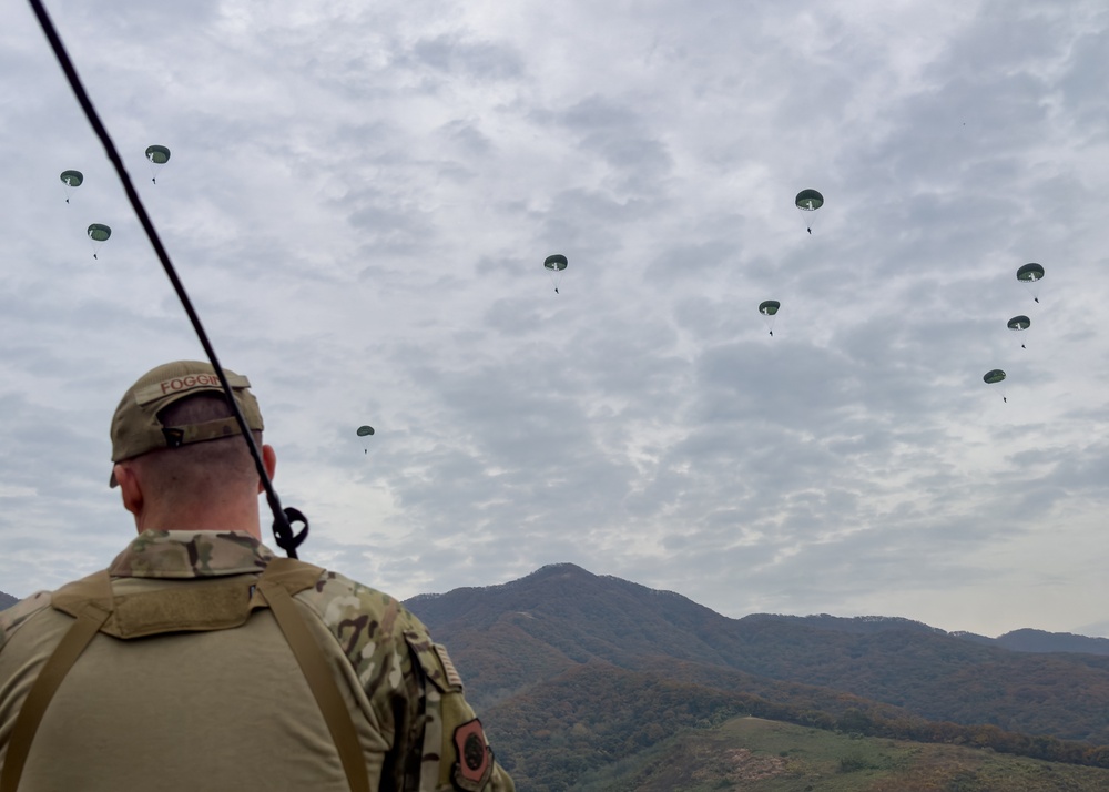 U.S., ROK complete Airborne training during Freedom Flag 24-1