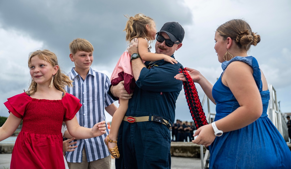 USS Jefferson City (SSN 759) returns to Naval Base Guam