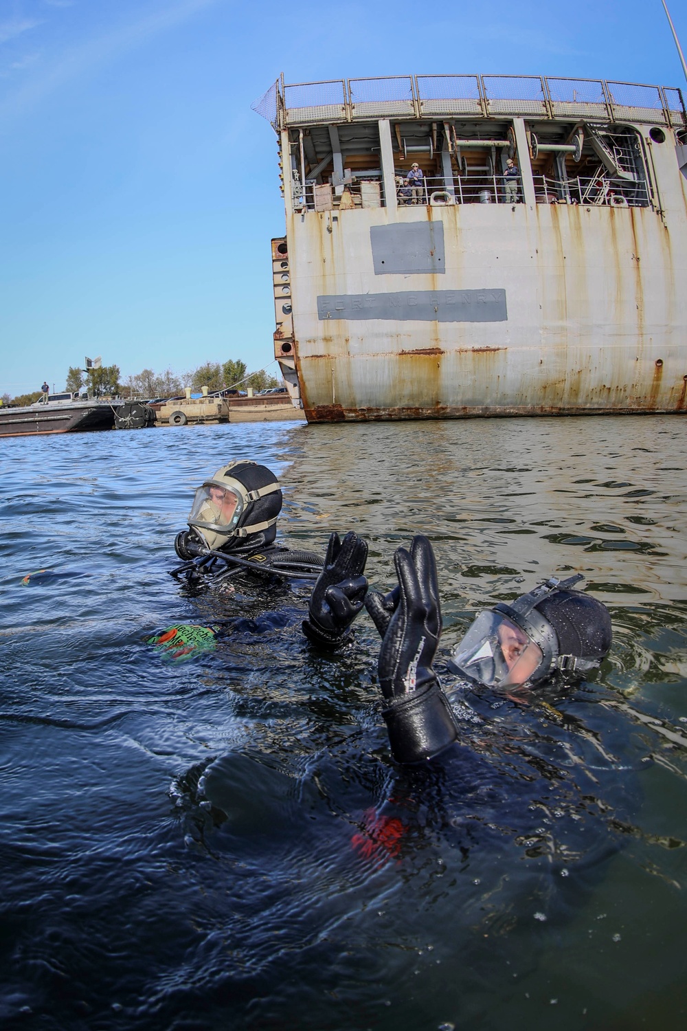 MDSU 2 and EODMU 6 Afloat Salvage Training