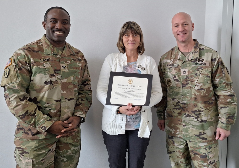 LRC Wiesbaden LN Employee recognized by 405th AFSB command team for excellence