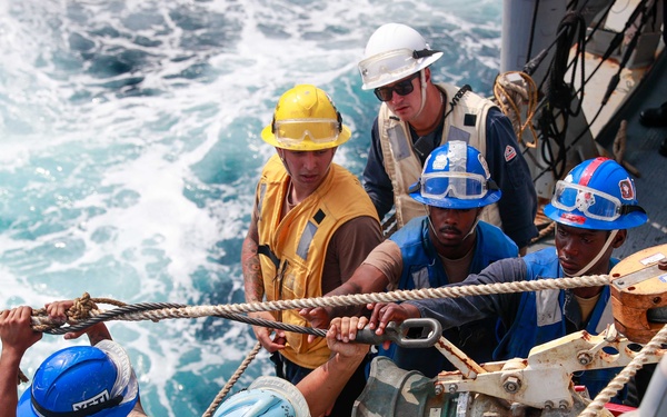 Michael Murphy conducts a fueling-at-sea with Abraham Lincoln