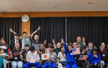 U.S. Marines build relationships with local Japanese schools