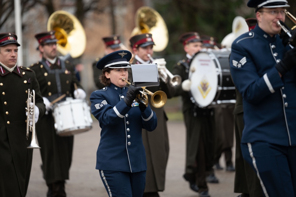 USAFE-AFAFRICA Band, Latvian National Guard Orchestra builds community in combined marching band