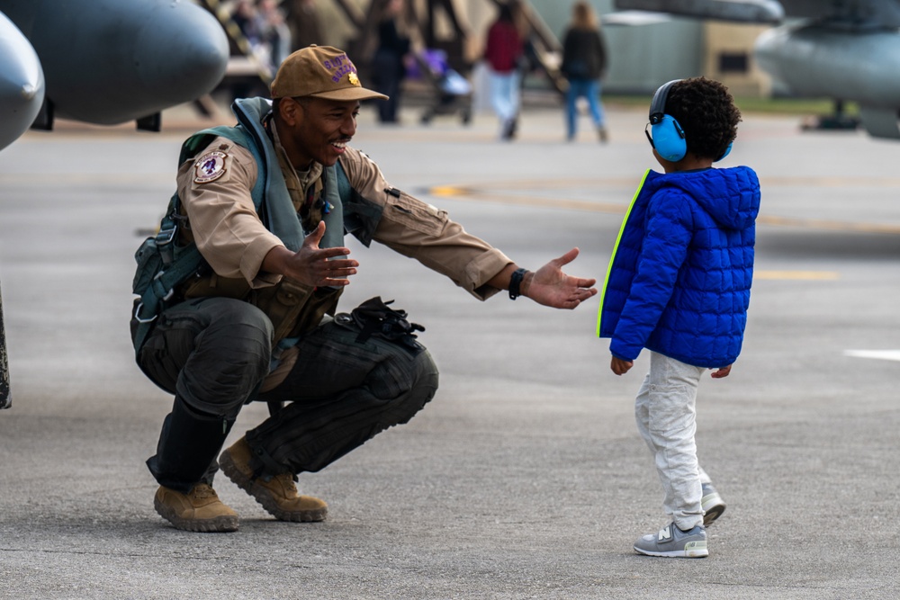 510th Fighter Squadron pilots return from deployment