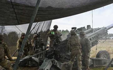 Dynamic Front 25: FAS 2CR shoot M777 howitzer