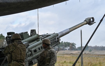 Dynamic Front 25: FAS 2CR shoot M777 howitzer