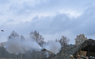 Dynamic Front 25: FAS 2CR shoot M777 howitzer