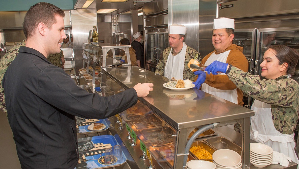 Giving Thanks at NHB/NMRTC Bremerton