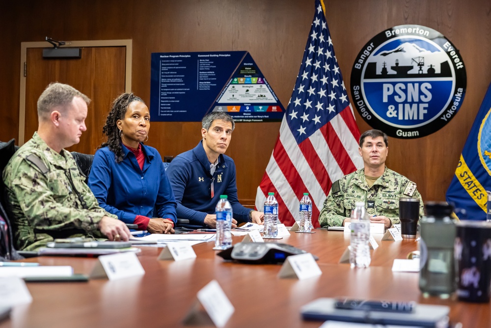 Navy Leader Highlights Shipyards’ Vital Role in Fleet Readiness During Pacific Northwest Visit