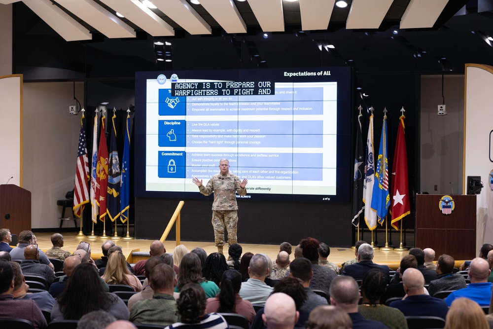 Defense Logistics Agency Director Army Lt. Gen. Mark Simerly visits DLA Land and Maritime