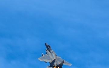 104th Fighter Wing hosts individual community members and Barnes Air National Guard Base alumni for base tour