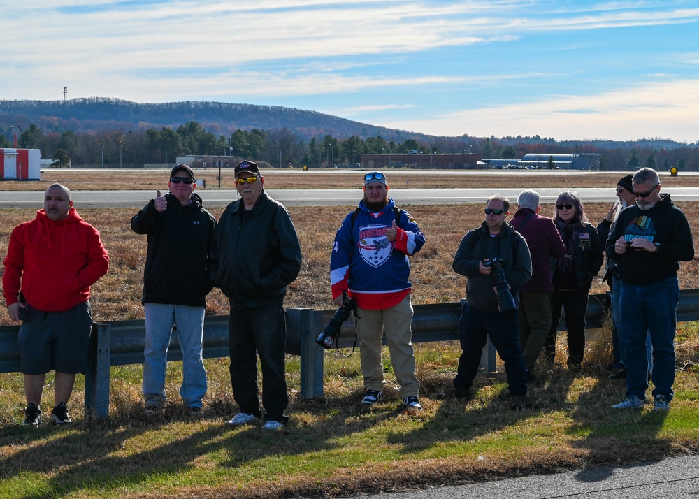 104th Fighter Wing hosts individual community members and Barnes Air National Guard Base alumni for base tour