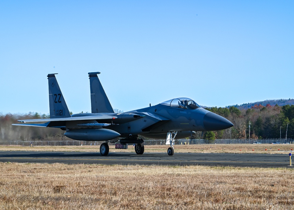 104th Fighter Wing hosts individual community members and Barnes Air National Guard Base alumni for base tour