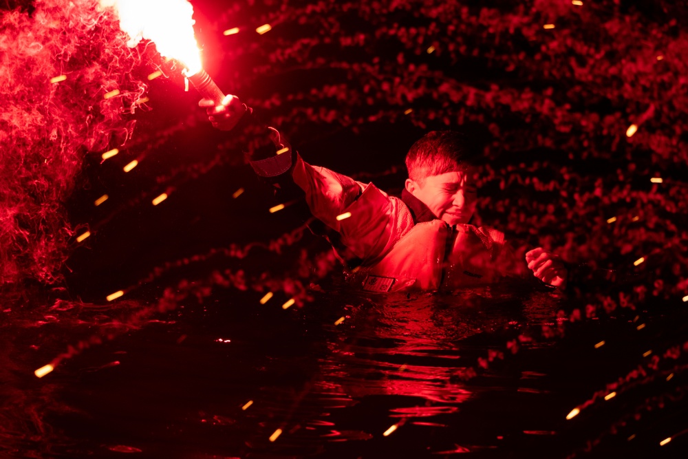 Coast Guard Conducts Pyrotechnics Training in Station New York Boat Basin