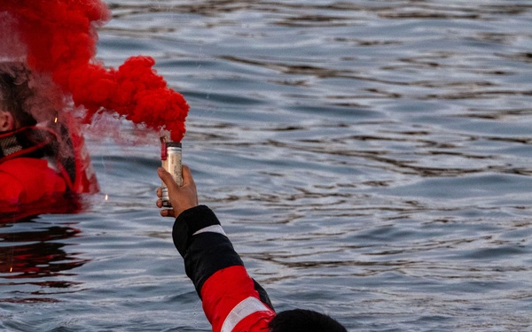 Coast Guard Conducts Pyrotechnics Training in Station New York Boat Basin