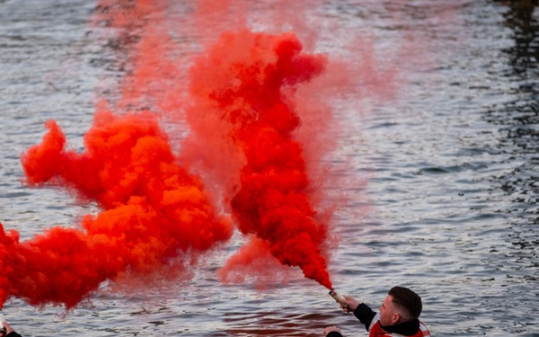 Coast Guard Conducts Pyrotechnics Training in Station New York Boat Basin