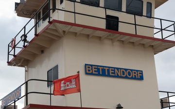 M/V Bettendorf Displaying The New Army Star Logo