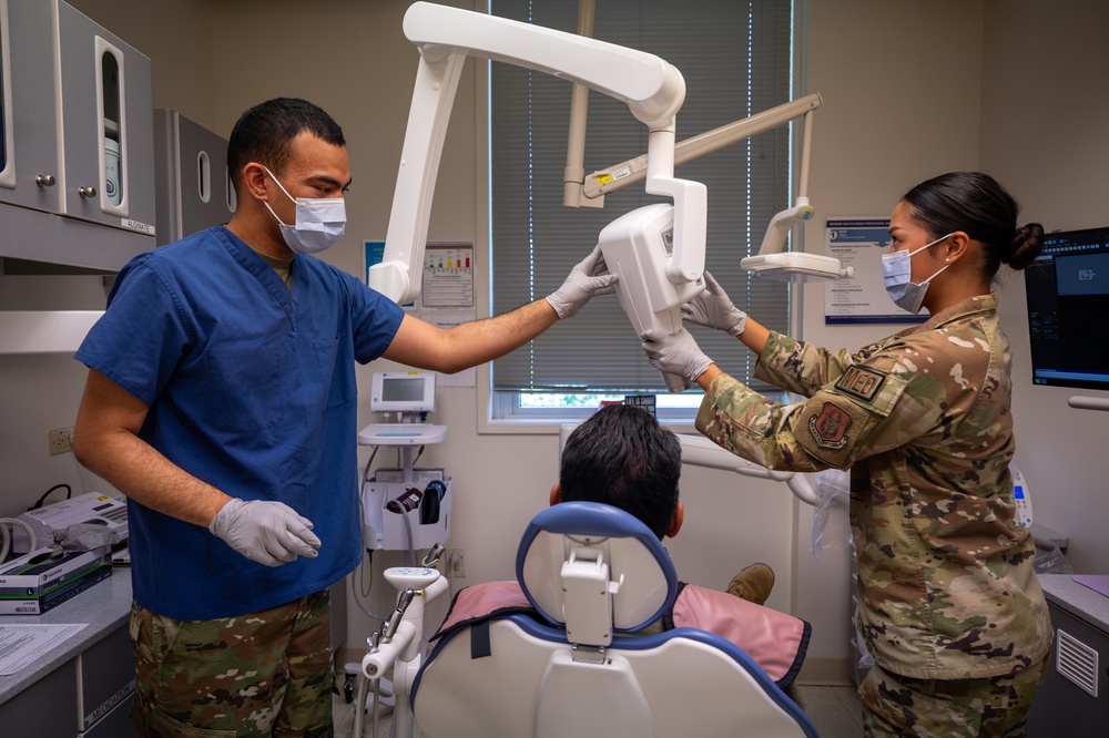 Reserve Airmen Conduct Dental Care