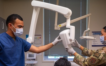 Reserve Airmen Conduct Dental Care