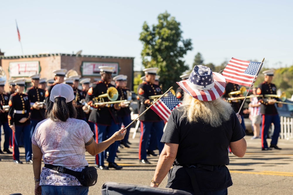 1st MARDIV Band performs at Fallbrook Veterans Day parade