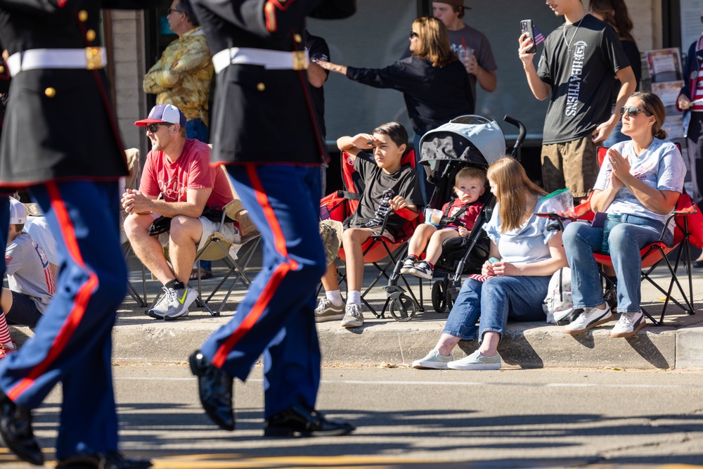 1st MARDIV Band performs at Fallbrook Veterans Day parade