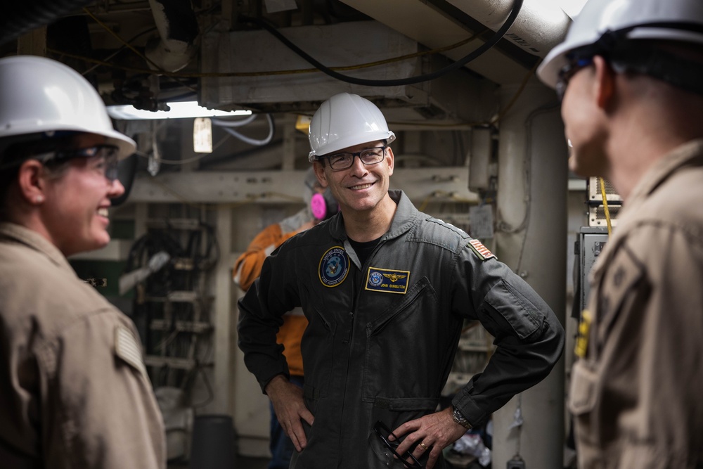 USFF Deputy Commander Visits USS Carney (DDG 64)