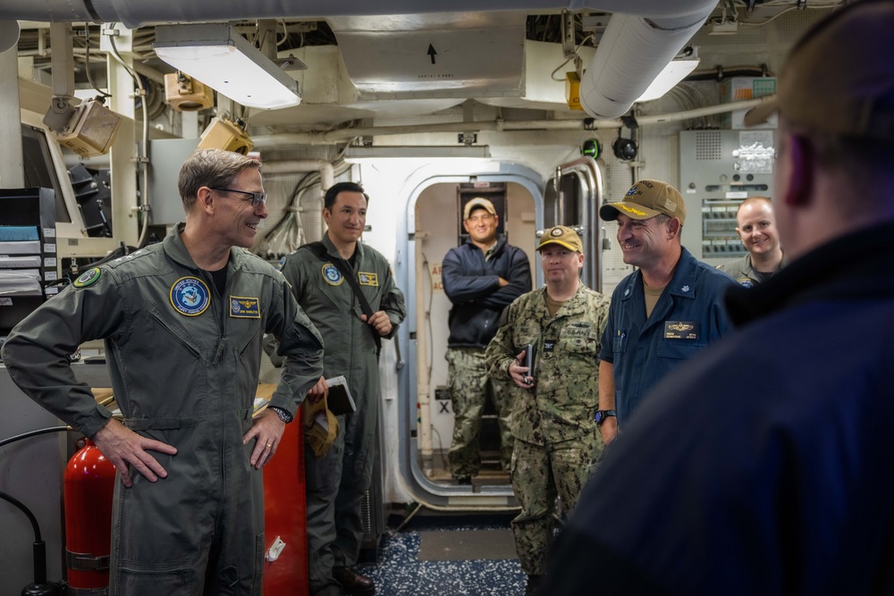 USFF Deputy Commander Visits USS Lassen (DDG 82)