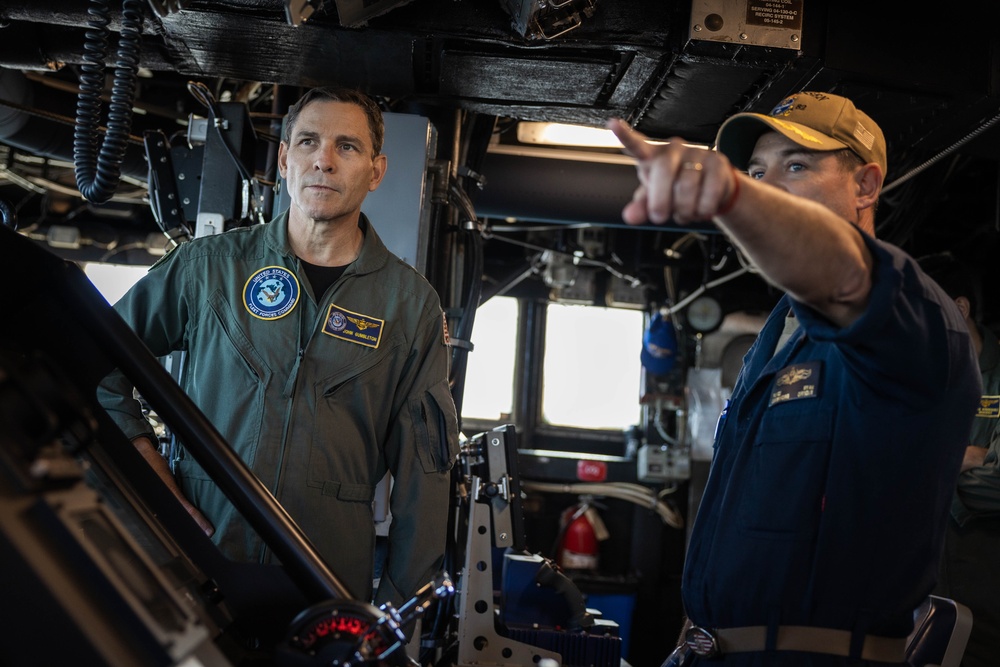 USFF Deputy Commander Visits USS Lassen (DDG 82)