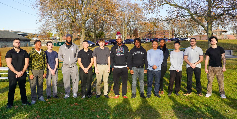 New York Giants Players visit Fort Hamilton