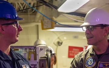 USFF Deputy Commander Visits USS Carney (DDG 64)