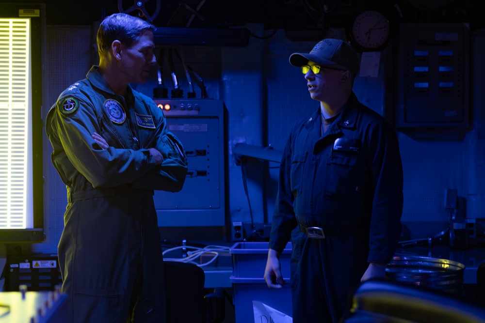 USFF Deputy Commander Visits USS Lassen (DDG 82)