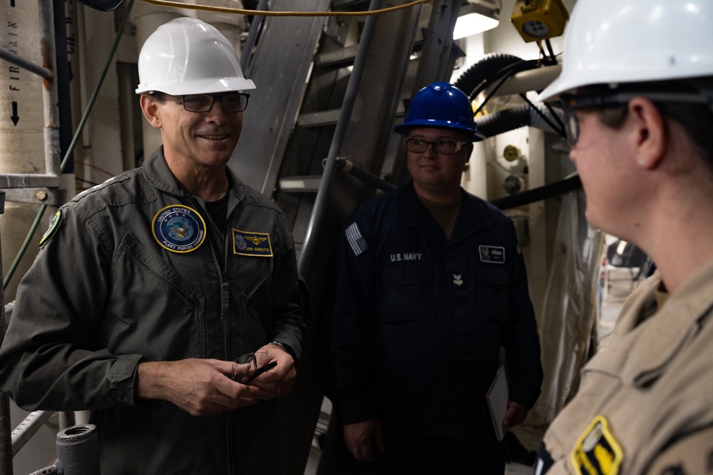 USFF Deputy Commander Visits USS Carney (DDG 64)