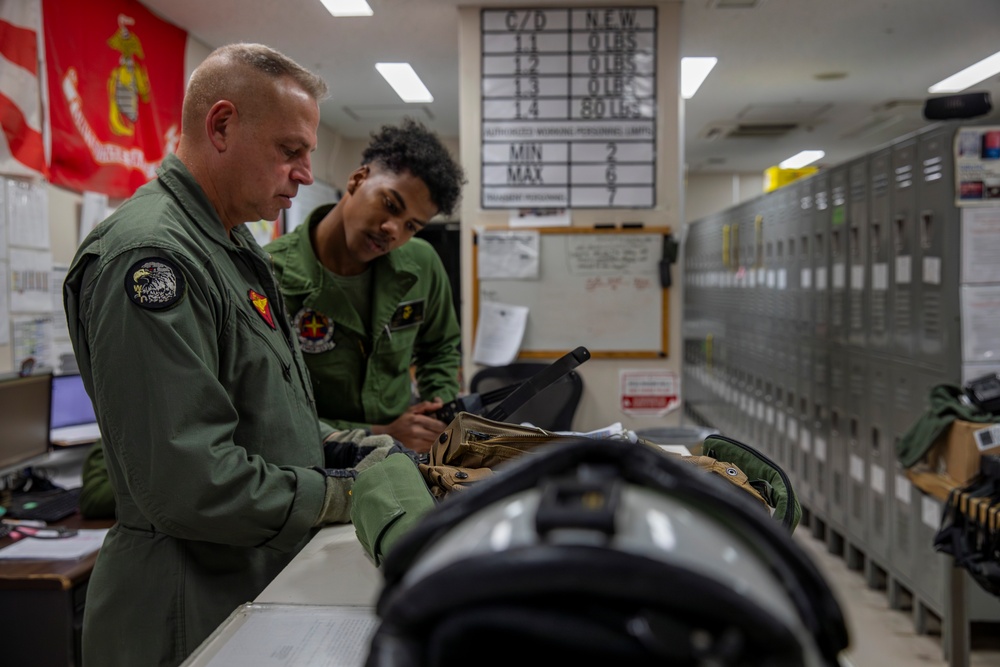 1st Maw leadership visits MCAS Iwakuni