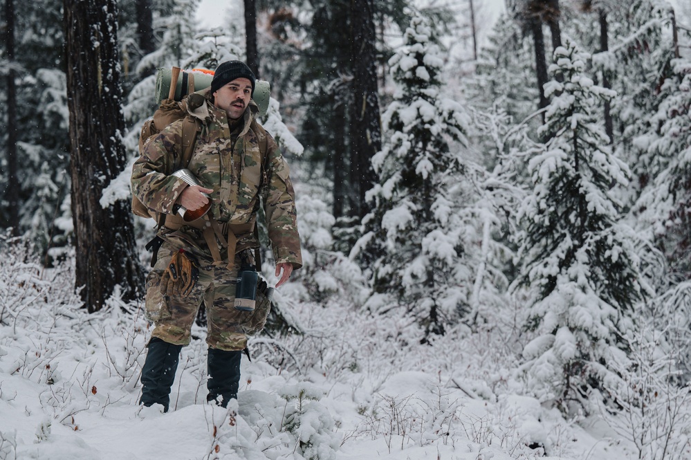 Pre-Team 25-02 performs winter navigation