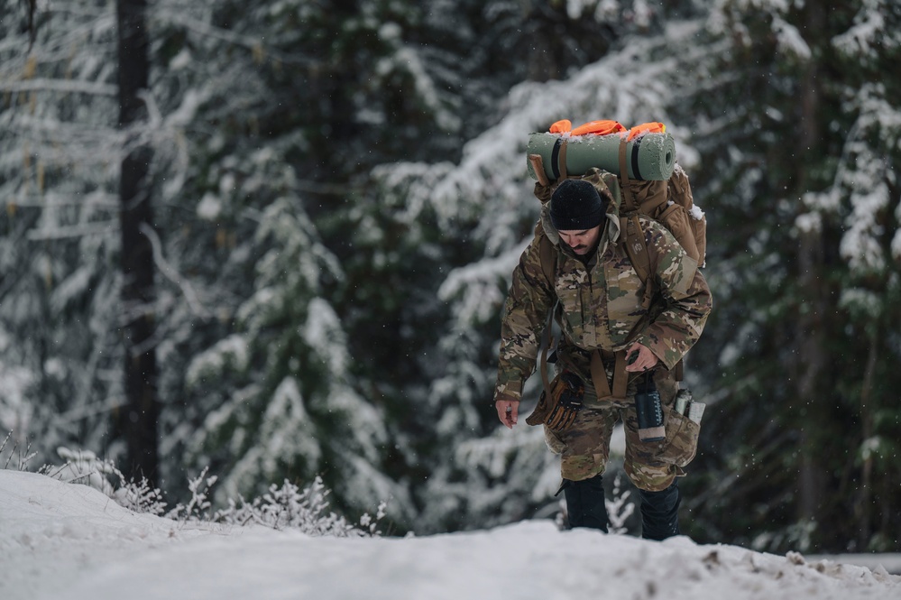 Pre-Team 25-02 performs winter navigation