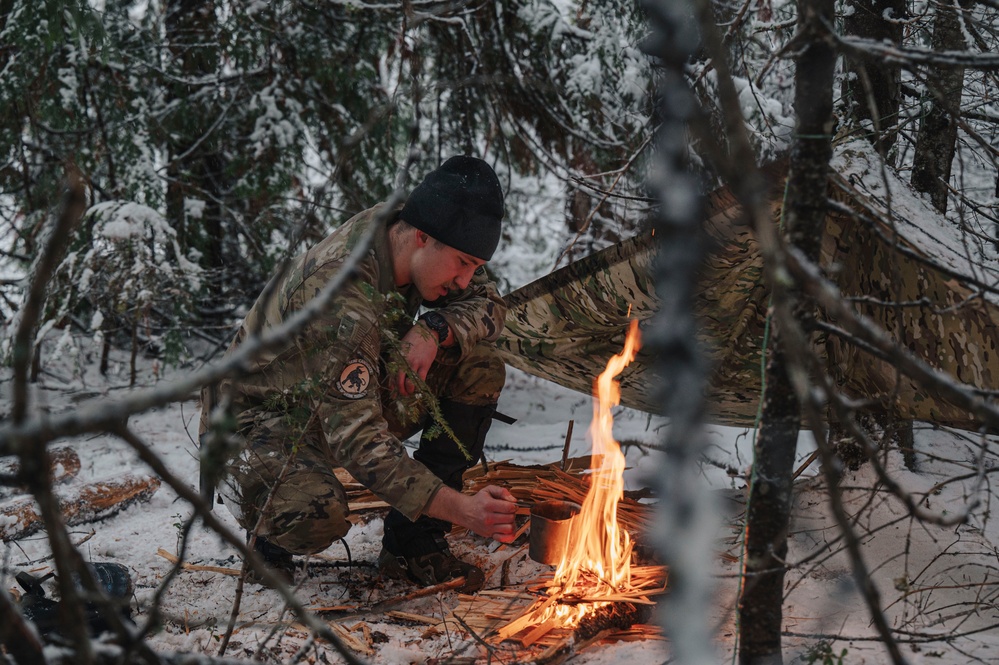 Pre-Team 25-02 performs winter navigation