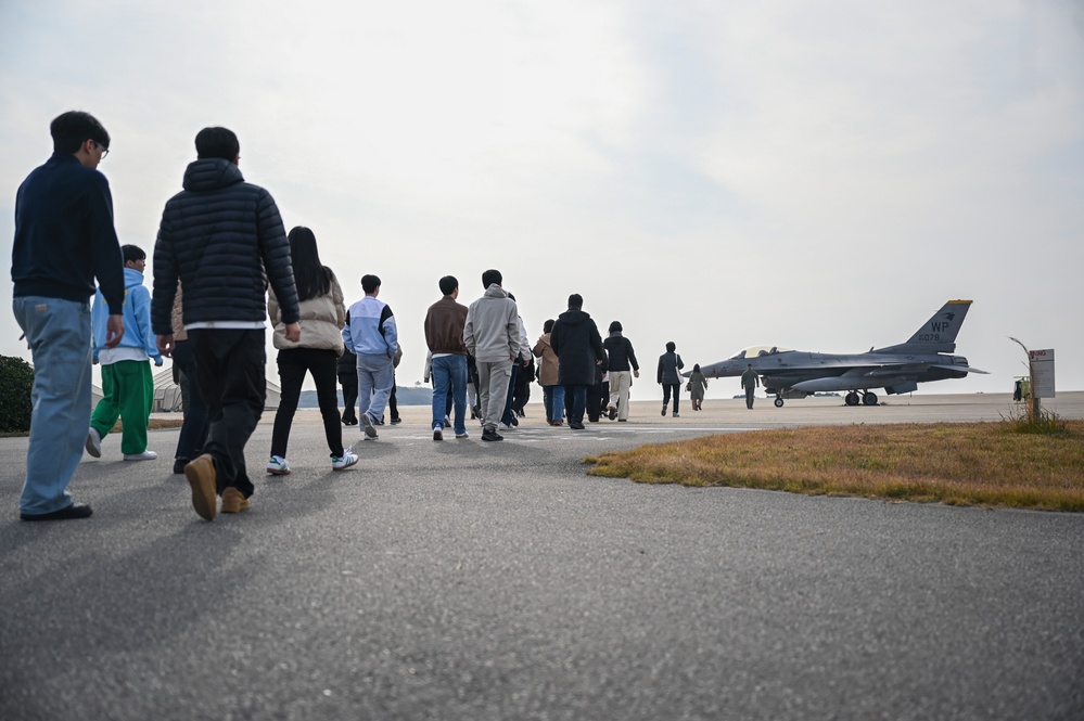 Kunsan National University tours Kunsan Air Base