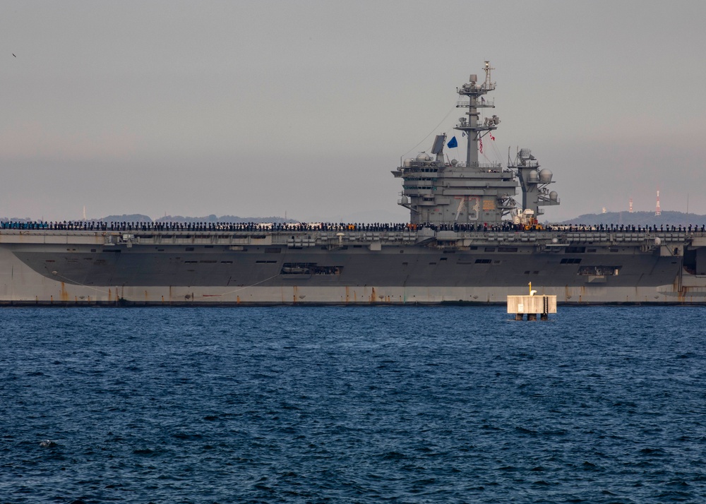 George Washington Arrives in Yokosuka