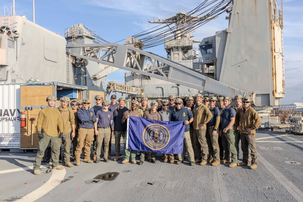 MDSU 2 and EODMU 6 Afloat Salvage Training