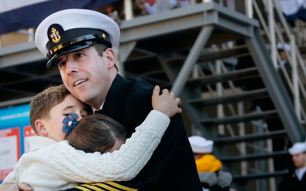 George Washington returns to Commander, Fleet Activities Yokosuka