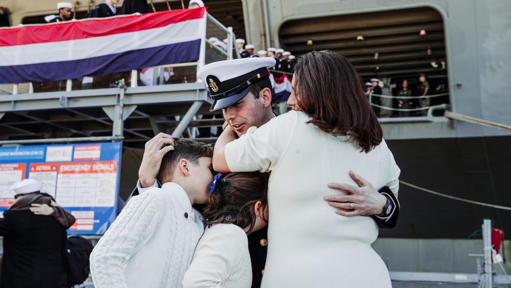 U.S. George Washington returns to Commander, Fleet Activities Yokosuka