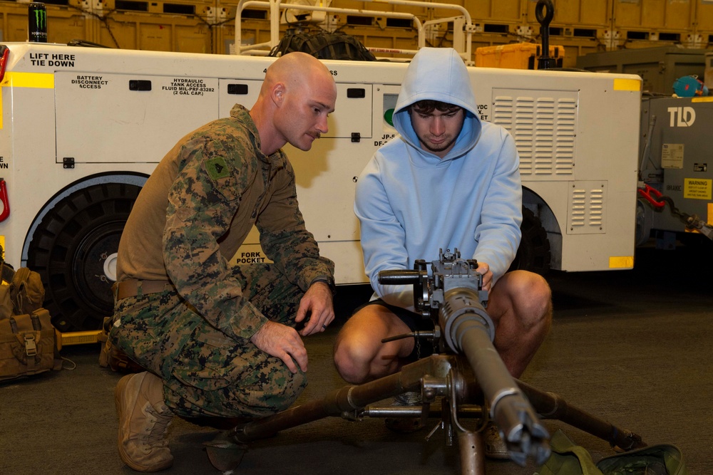 15th MEU static weapon display